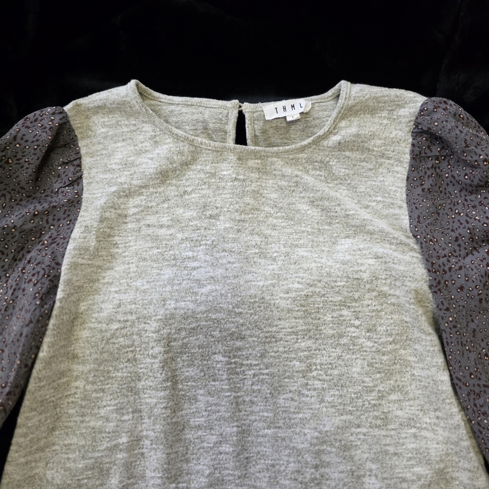 THML Gray Top with Patterned Sleeves - Picture 3 of 7